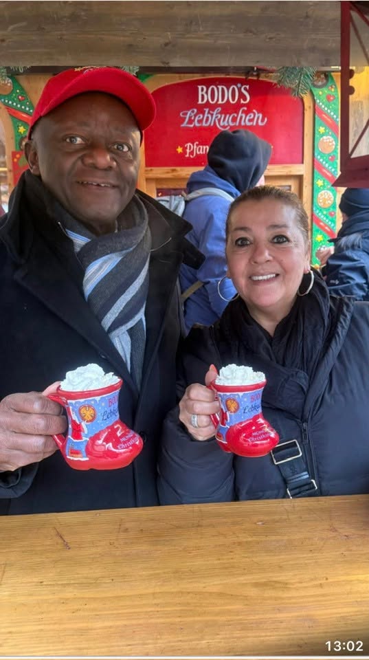 .La dernière semaine de l'an 2025.
.Depuis le Grand Duché de Luxembourg 🇱🇺, j'ai prêté mon visage à Père Noël.